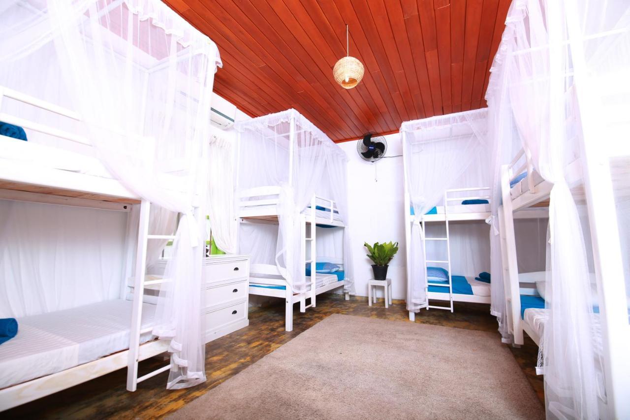 Bluefin Adventure And Deep Sea Fishing Hostel Hikkaduwa Kültér fotó